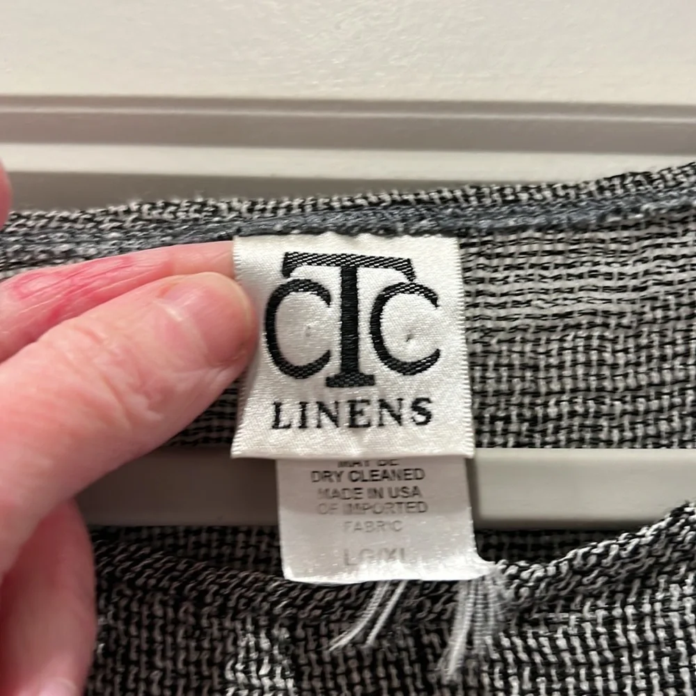 Salt & Pepper Linen Top - Picture 2 of 4